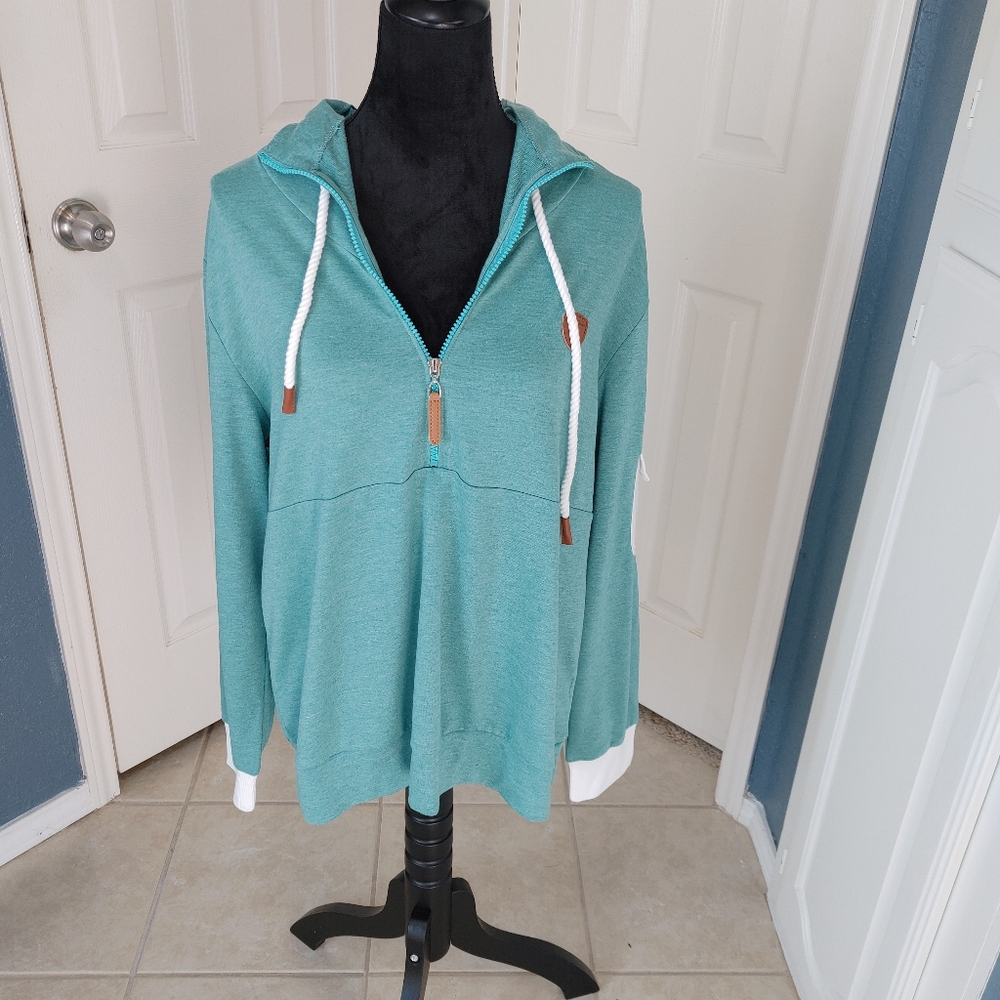 Wanakome NWT light green hoodie XL